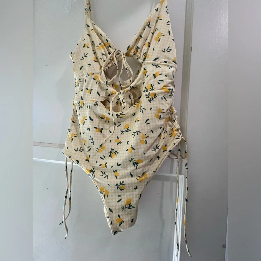 Bond-Eye limonada tied together 1 piece size Medium NWT new